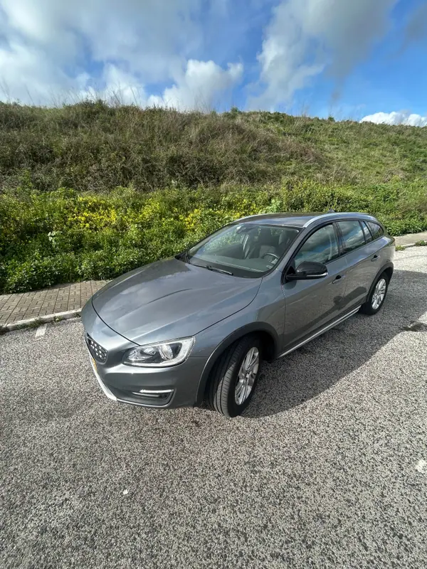 Volvo V60 Cross Country 2016 — photo 3 of 12