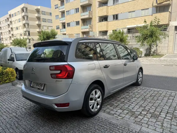 Citroën C4 Grand Picasso 2014 - 8950 EUR, 217000 km - AUTO.MOTO.pt - 217000km - foto 6 de 16