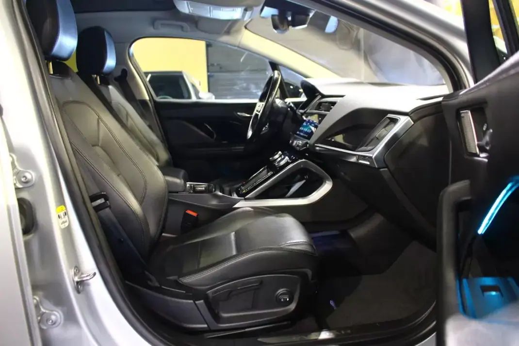 Jaguar I-Pace 2020 - 22900 EUR, 140680 km - AUTO.MOTO.pt - 140680km - foto 16 de 25