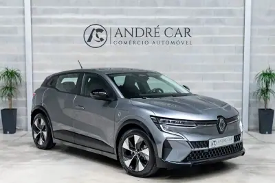 Renault Mégane E-Tech 2022 - 22450 EUR, 57733 km - AUTO.MOTO.pt - 57733km - foto 2 de 40