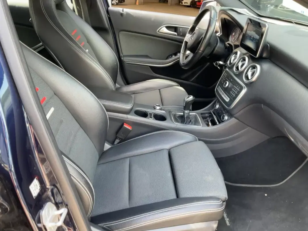 Mercedes-Benz A 180 2017 - 14750 EUR, 189300 km - AUTO.MOTO.pt - 189300km - foto 5 de 7