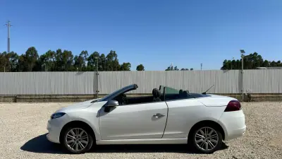 Renault Mégane Cabrio 2012 - 11800 EUR, 182000 km - AUTO.MOTO.pt - 182000km - foto 11 de 38