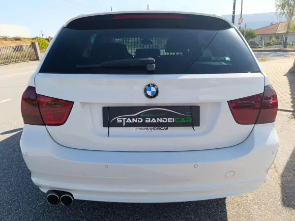 BMW 320 2011 - 12900 EUR, 206000 km - AUTO.MOTO.pt - 206000km - foto 10 de 37