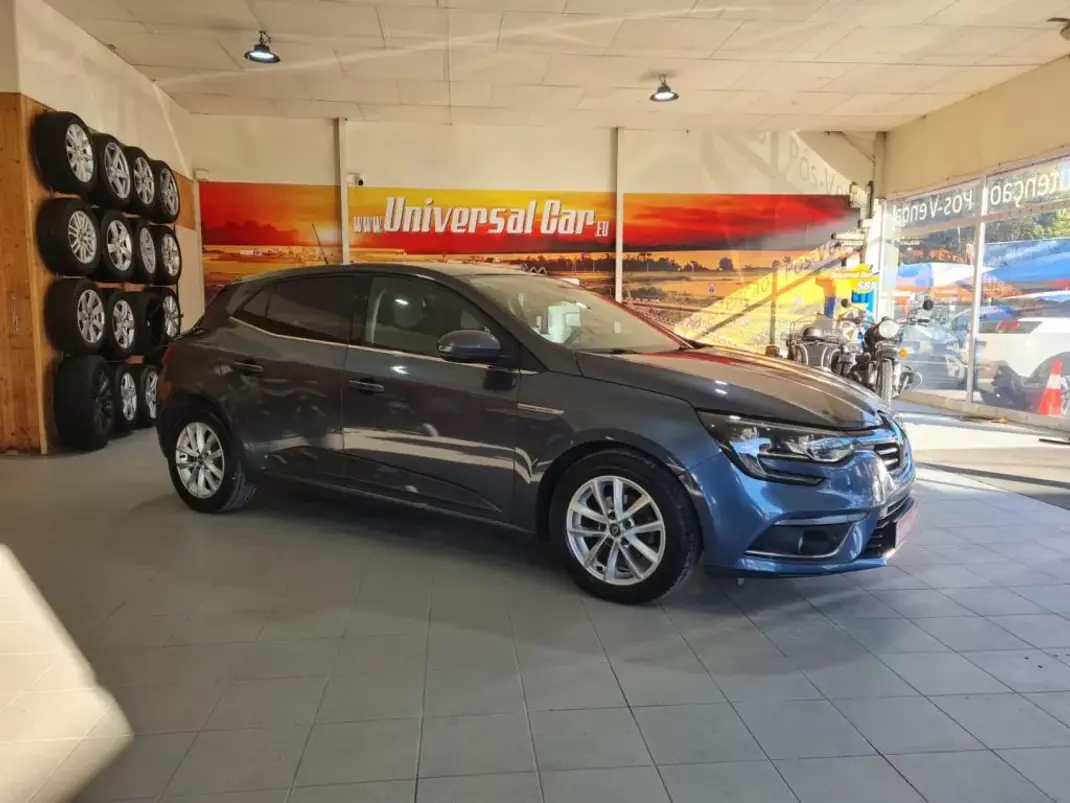Renault Mégane 2016 - 13600 EUR, 152000 km - AUTO.MOTO.pt - 152000km - foto 2 de 21