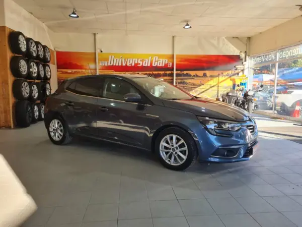 Renault Mégane 2016 - 13600 EUR, 152000 km - AUTO.MOTO.pt - 152000km - foto 2 de 21