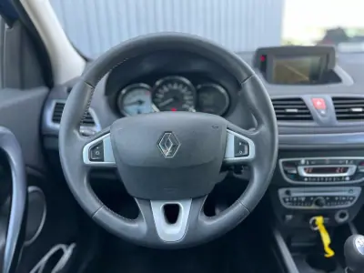 Renault Mégane Sport Tourer 2012 - 6950 EUR, 191200 km - AUTO.MOTO.pt - 191200km - foto 11 de 14