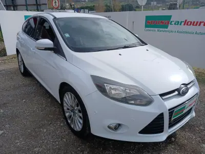 Ford Focus 2012 - 7950 EUR, 136113 km - AUTO.MOTO.pt - 136113km - foto 5 de 25