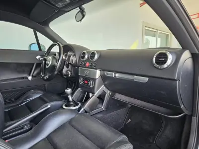 Audi TT Coupé 1999 - 8750 EUR, 152000 km - AUTO.MOTO.pt - 152000km - foto 9 de 10