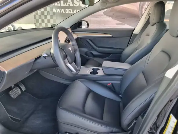 Tesla Model 3 2022 - 29950 EUR, 30000 km - AUTO.MOTO.pt - 30000km - foto 5 de 19