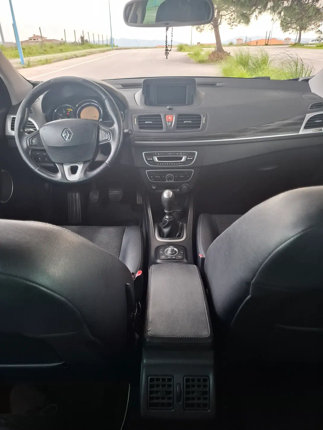 Renault Mégane Sport Tourer 2009 - 3750 EUR, 346000 km - AUTO.MOTO.pt - 346000km - foto 5 de 14