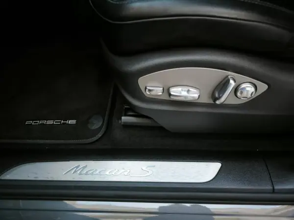 Porsche Macan 2014 - 42950 EUR, 177239 km - AUTO.MOTO.pt - 177239km - foto 50 de 59