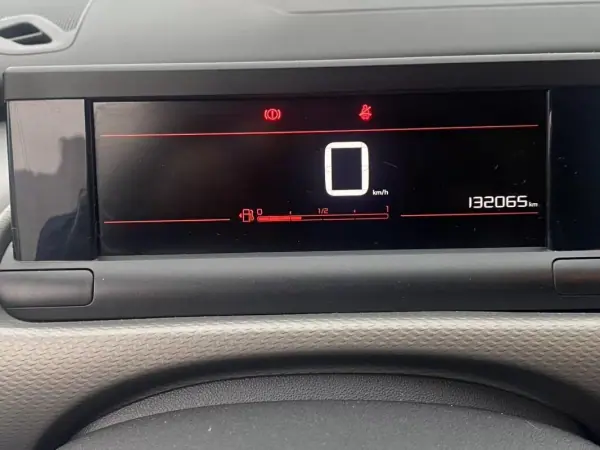 Citroën C4 Cactus 2018 - 13990 EUR, 131000 km - AUTO.MOTO.pt - 131000km - foto 15 de 19