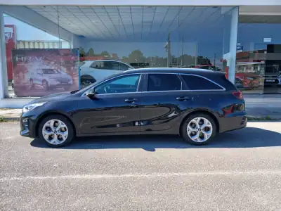 Kia Ceed SW 2019 - 13900 EUR, 72562 km - AUTO.MOTO.pt - 72562km - foto 8 de 31