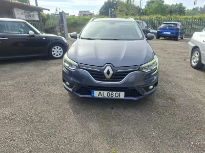 Renault Mégane Sport Tourer 2017 - 11530 EUR, 167840 km - AUTO.MOTO.pt - 167840km - foto 2 de 31