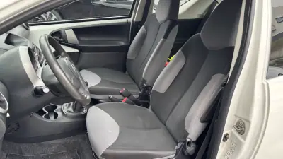 Citroën C1 2014 - 5750 EUR, 102021 km - AUTO.MOTO.pt - 102021km - foto 12 de 14