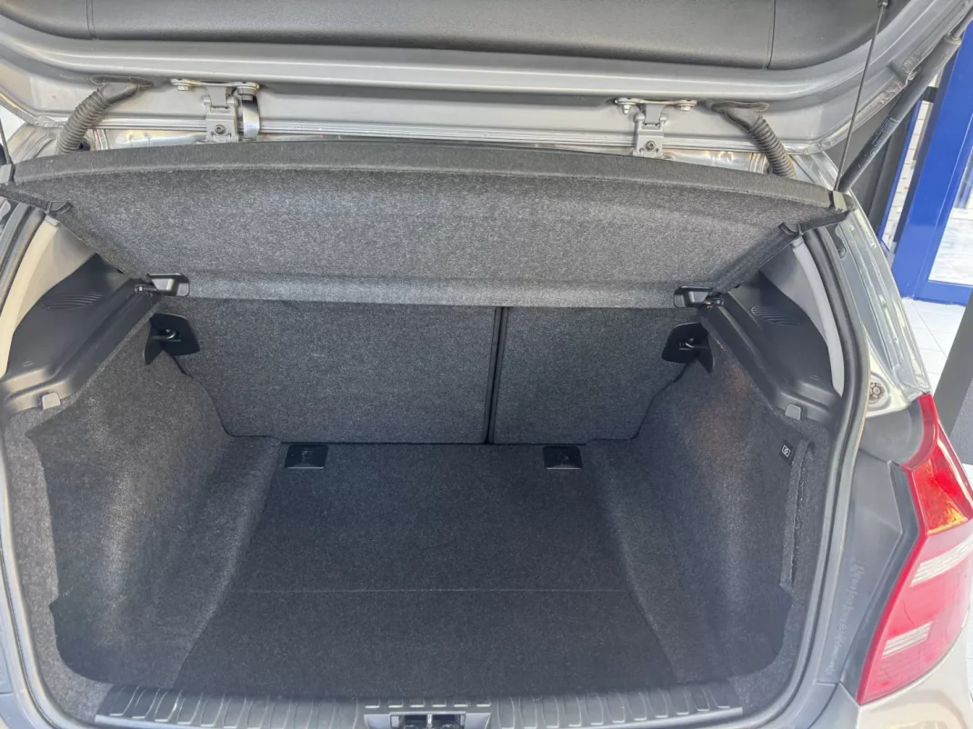 BMW 118 2010 - 9500 EUR, 241971 km - AUTO.MOTO.pt - 241971km - foto 15 de 28