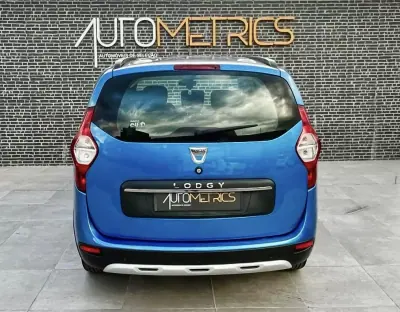 Dacia Lodgy 2019 - 13900 EUR, 110000 km - AUTO.MOTO.pt - 110000km - foto 7 de 10