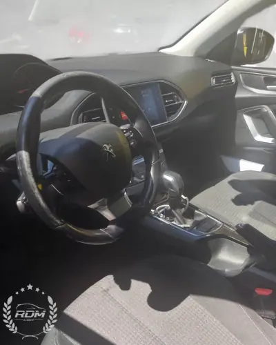 Peugeot 308 SW 2017 - 8290 EUR, 212000 km - AUTO.MOTO.pt - 212000km - foto 5 de 7