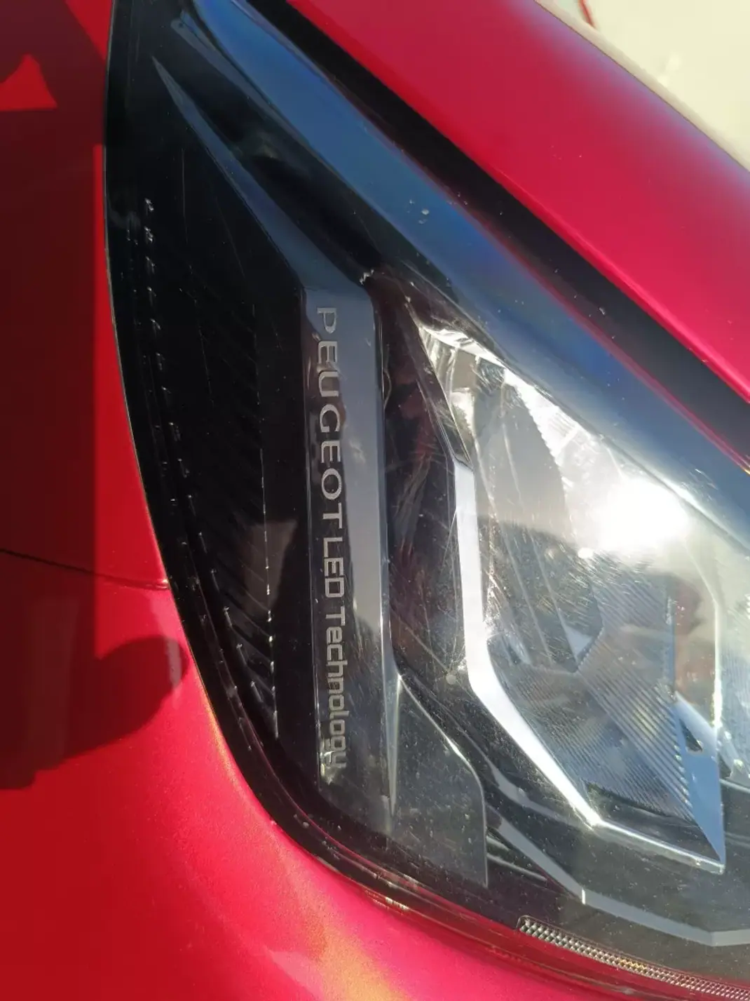 Peugeot 2008 2021 - 18990 EUR, 186919 km - AUTO.MOTO.pt - 186919km - foto 13 de 37