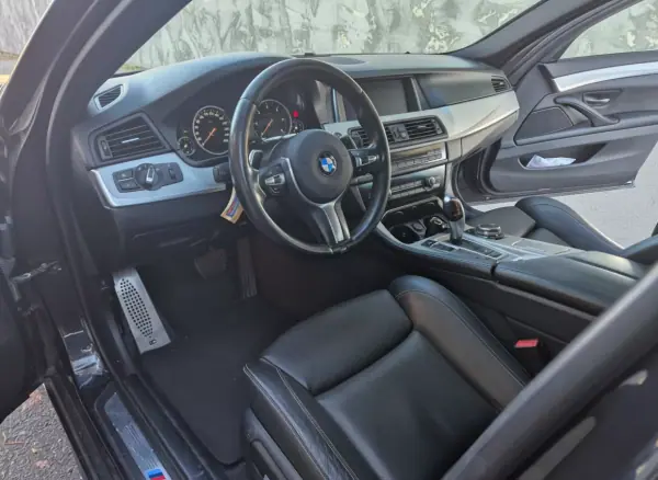 BMW 520 2015 - 13990 EUR, 350000 km - AUTO.MOTO.pt - 350000km - foto 5 de 12