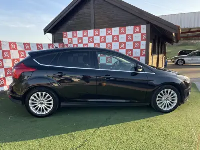 Ford Focus 2013 - 9990 EUR, 186235 km - AUTO.MOTO.pt - 186235km - foto 2 de 23