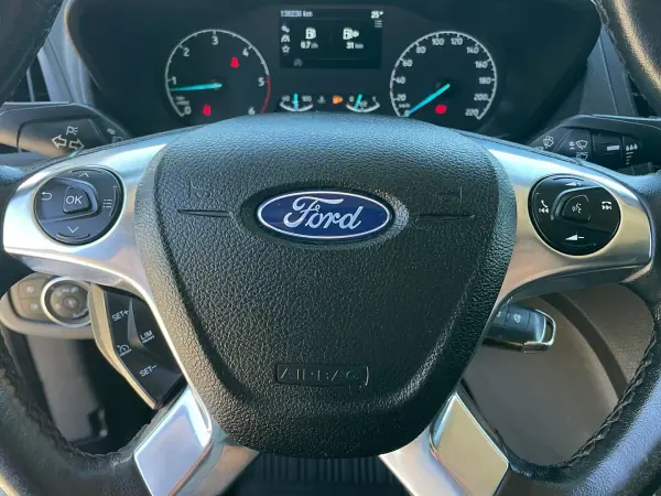 Ford Transit Connect 2018 - 12900 EUR, 138000 km - AUTO.MOTO.pt - 138000km - foto 28 de 37