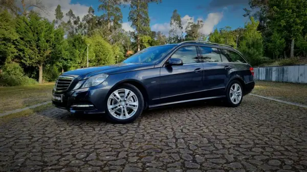Mercedes-Benz E 220 2010 - 17450 EUR, 226000 km - AUTO.MOTO.pt - 226000km - foto 24 de 24