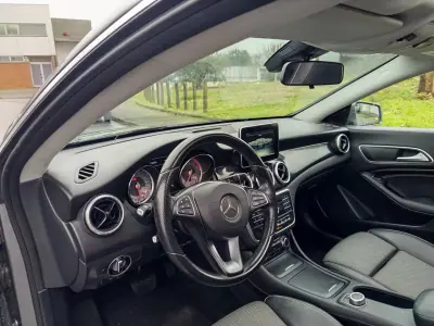 Mercedes-Benz CLA 220 2015 - 18990 EUR, 188000 km - AUTO.MOTO.pt - 188000km - foto 13 de 21
