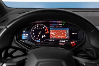 Lamborghini Huracán 2015 - 250500 EUR, 36831 km - AUTO.MOTO.pt - 36831km - foto 7 de 17