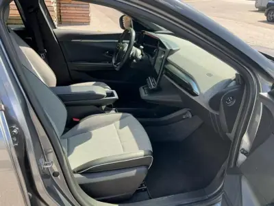 Renault Mégane E-Tech 2024 - 27990 EUR, 55537 km - 55537km - foto 10 de 14