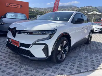 Renault Mégane E-Tech 2023 - 27950 EUR, 57803 km - AUTO.MOTO.pt - 57803km - foto 3 de 11