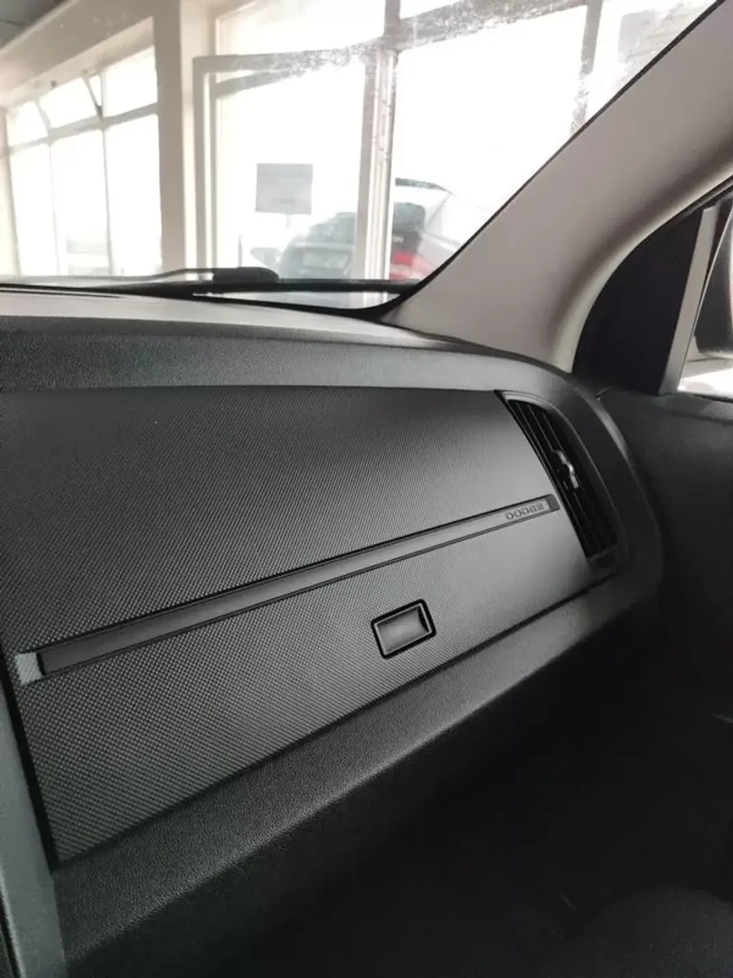 Dodge Journey 2010 - 11750 EUR, 113500 km - AUTO.MOTO.pt - 113500km - foto 34 de 36