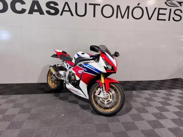 Honda CBR 1000RR 2015 - 14500 EUR, 33944 km - AUTO.MOTO.pt - 33944km - foto 12 de 21