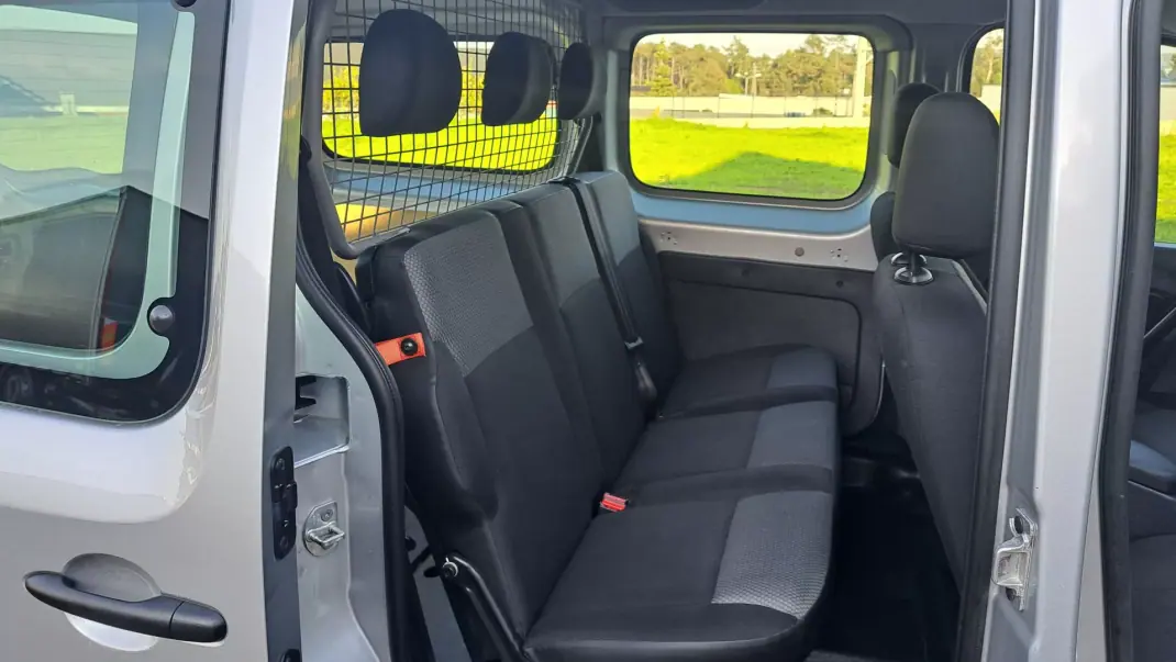 Renault 2019 - 19900 EUR, 100835 km - AUTO.MOTO.pt - 100835km - foto 13 de 28