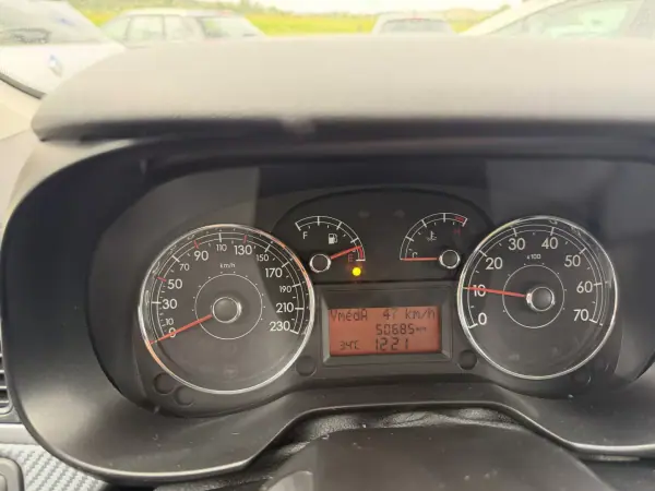 Fiat Grande Punto 2009 - 5870 EUR, 50685 km - AUTO.MOTO.pt - 50685km - foto 8 de 14