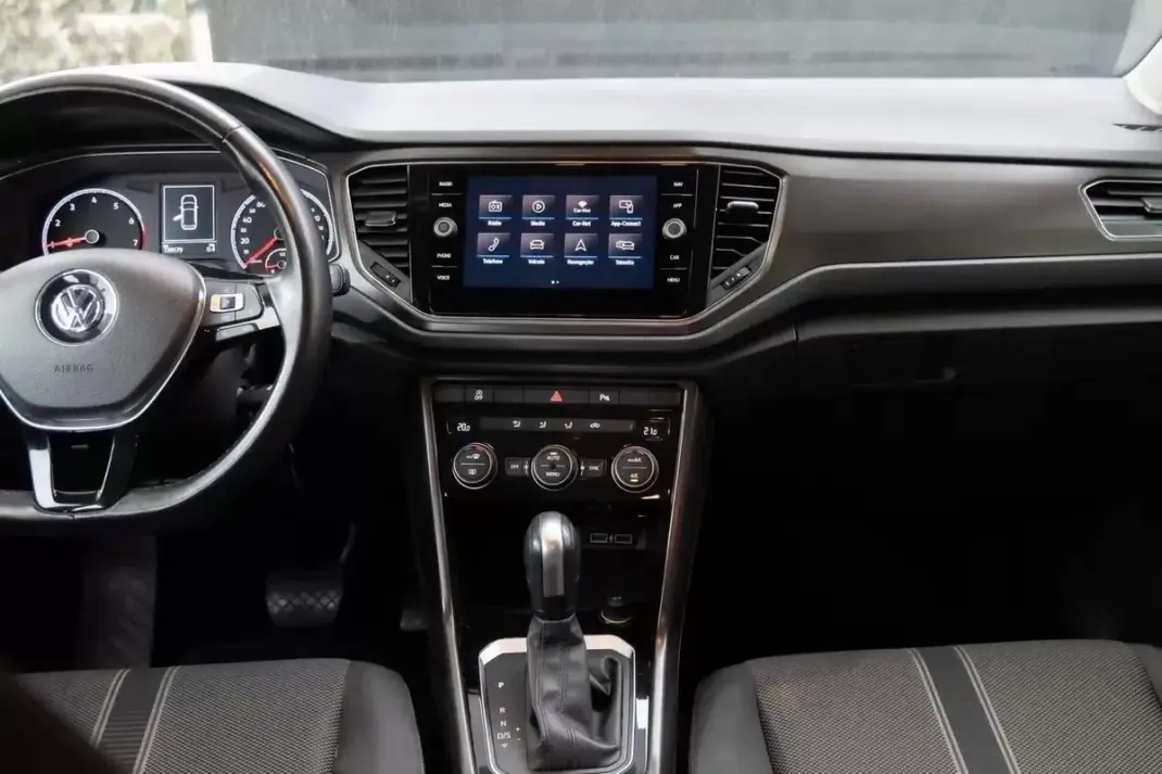 Volkswagen T-Roc 2019 - 21900 EUR, 135000 km - AUTO.MOTO.pt - 135000km - foto 45 de 48