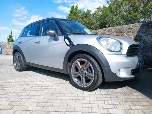 MINI Countryman 2011 - 11500 EUR, 195000 km - AUTO.MOTO.pt - 195000km - foto 3 de 14