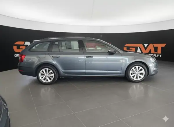 Skoda Octavia Break 2020 - 14990 EUR, 174000 km - AUTO.MOTO.pt - 174000km - foto 6 de 10