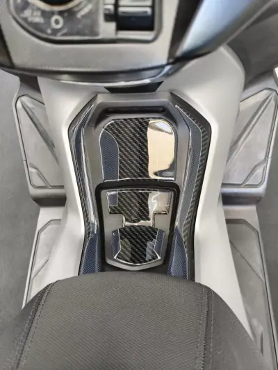 Honda Forza 2018 - 3890 EUR, 41000 km - AUTO.MOTO.pt - 41000km - foto 9 de 21
