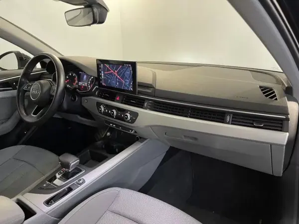 Audi A4 Avant 2022 - 21350 EUR, 187000 km - AUTO.MOTO.pt - 187000km - foto 15 de 38