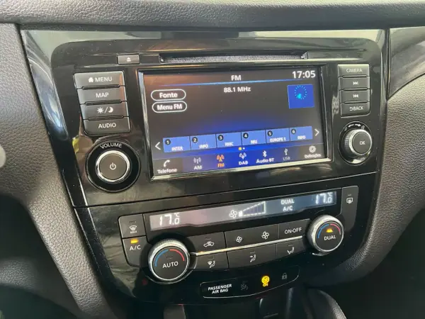Nissan Qashqai 2019 - 16900 EUR, 120094 km - AUTO.MOTO.pt - 120094km - foto 12 de 22