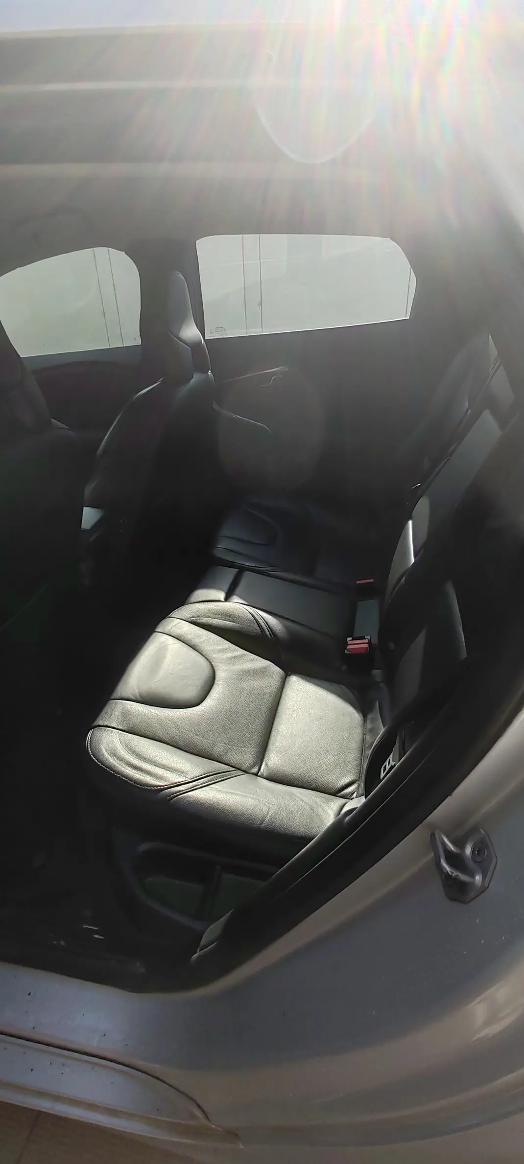 Volvo V40 2013 - 7600 EUR, 290000 km - AUTO.MOTO.pt - 290000km - foto 12 de 14