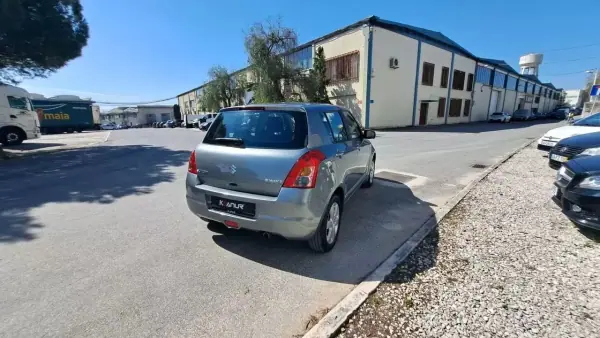 Suzuki Swift 2008 - 6480 EUR, 165747 km - AUTO.MOTO.pt - 165747km - foto 4 de 39