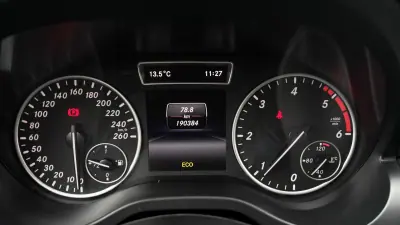 Mercedes-Benz A 180 2014 - 14650 EUR, 191121 km - AUTO.MOTO.pt - 191121km - foto 27 de 34
