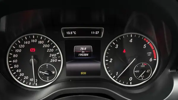 Mercedes-Benz A 180 2014 - 14650 EUR, 191121 km - AUTO.MOTO.pt - 191121km - foto 27 de 34