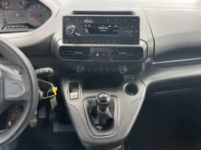 Peugeot Partner 1.5 BlueHDi Pro Standard 2021 - 14490 EUR, 121725 km - AUTO.MOTO.pt - 121725km - foto 12 de 17