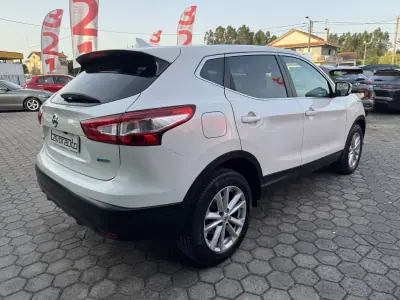 Nissan Qashqai 2015 - 11500 EUR, 258000 km - AUTO.MOTO.pt - 258000km - foto 7 de 36