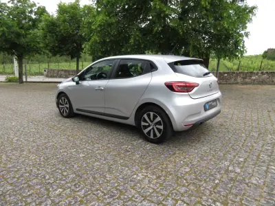 Renault Clio 2022 - 13490 EUR, 149000 km - AUTO.MOTO.pt - 149000km - foto 6 de 42