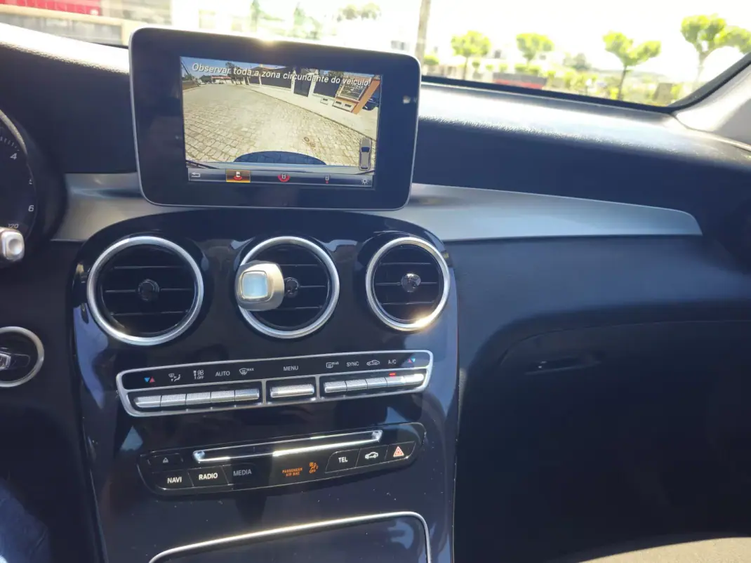 Mercedes-Benz GLC 220 2017 - 27500 EUR, 144800 km - AUTO.MOTO.pt - 144800km - foto 9 de 15