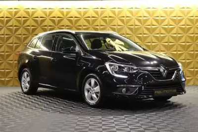 Renault Mégane Sport Tourer 2017 - 9900 EUR, 190000 km - AUTO.MOTO.pt - 190000km - foto 19 de 25
